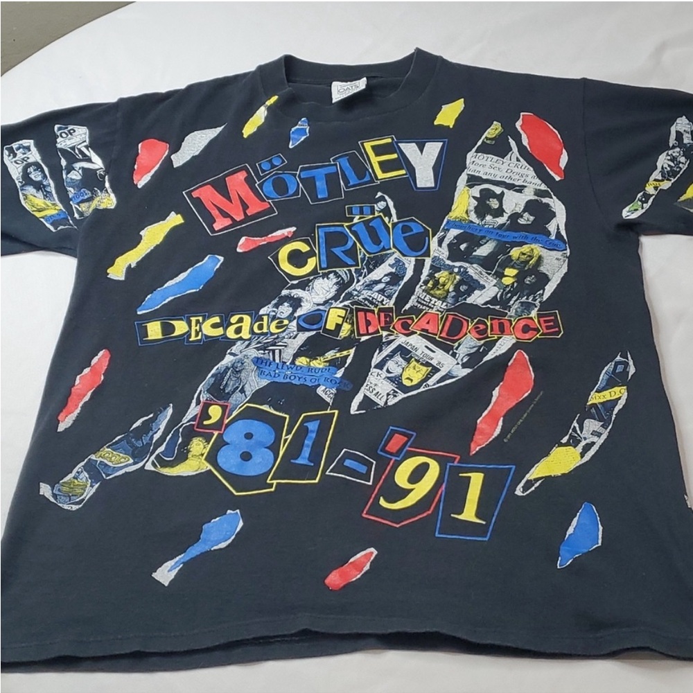 Vintage Rare 90s Motley Crue All Over Print Shirt sz XL